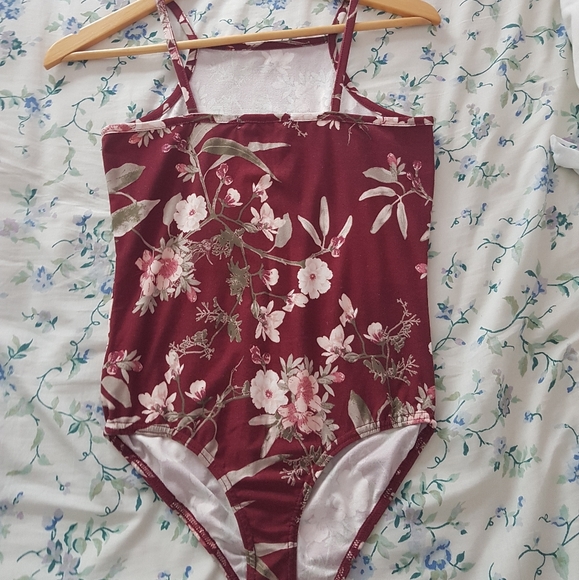 Maroon camisole bodysuit - Picture 2 of 4